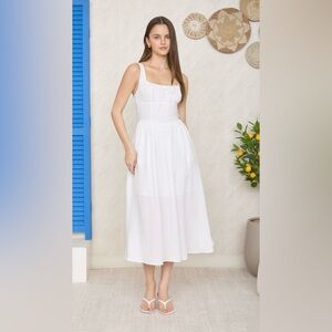 Elegant White Sleeveless Maxi Dress by